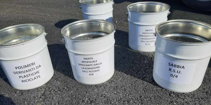 secchi bianchi in latta