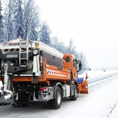 spargitore sulla neve