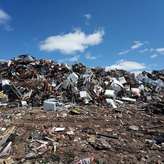 cumolo di rifiuti discarica