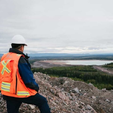 operaio bonifica sito contaminato